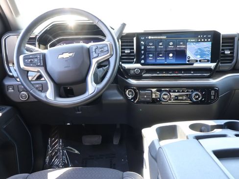 Used 2025 Chevrolet Silverado 1500 LT AWD/4WD image 18
