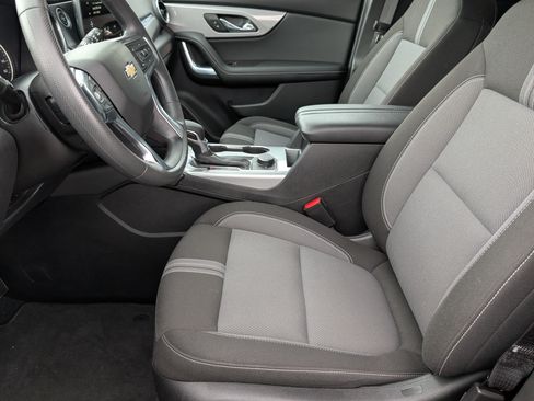 Used 2025 Chevrolet Blazer LT AWD/4WD image 12