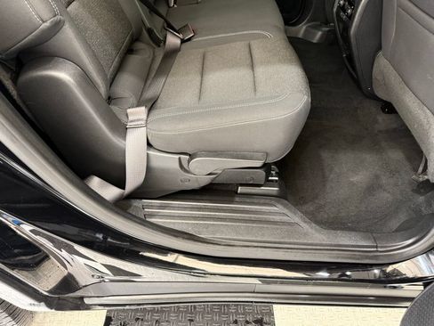 Used 2024 Chevrolet Traverse LS FWD image 30