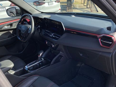Used 2024 Chevrolet TrailBlazer RS w/ Driver Confidence Package image 29