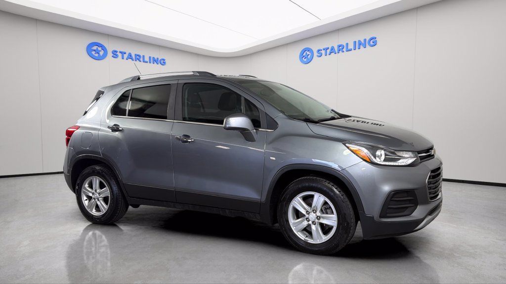 Used 2020 Chevrolet Trax LT w/ LT Convenience Package FWD image 12