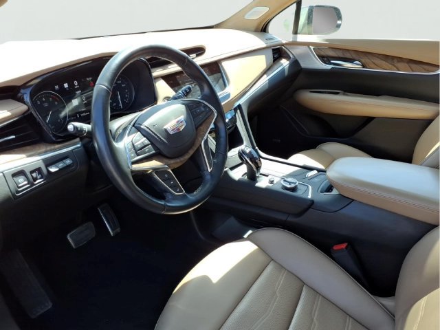 Used 2023 Cadillac XT5 Sportv w/ Platinum Package AWD/4WD image 3