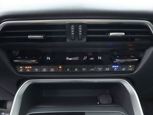 Certified 2025 MAZDA CX-90 3.3 Turbo w/ Premium Plus Pkg image 16