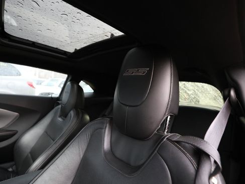 Used 2010 Chevrolet Camaro SS w/ RS Package image 19