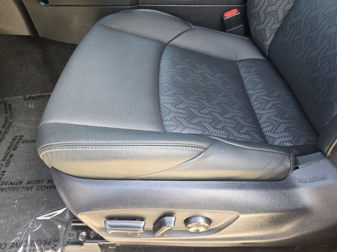 Used 2025 Toyota Tacoma Limited AWD/4WD image 21