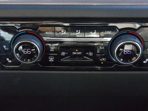 Used 2024 Chevrolet Silverado 1500 LTZ image 28