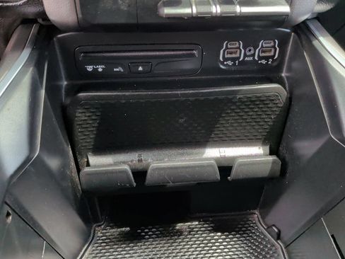 Used 2019 RAM 1500 Big Horn RWD image 31