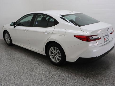 Certified 2025 Toyota Camry LE image 9