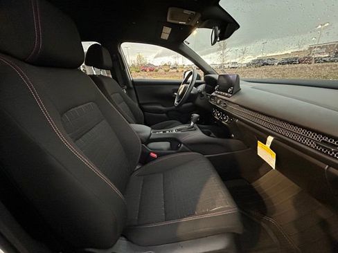 Used 2024 Honda HR-V Sport image 38