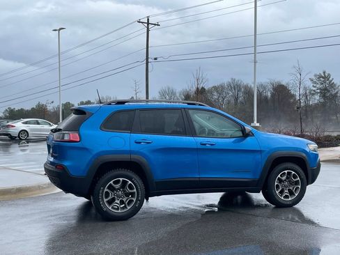 Used 2020 Jeep Cherokee Trailhawk w/ Cold Weather Group image 8