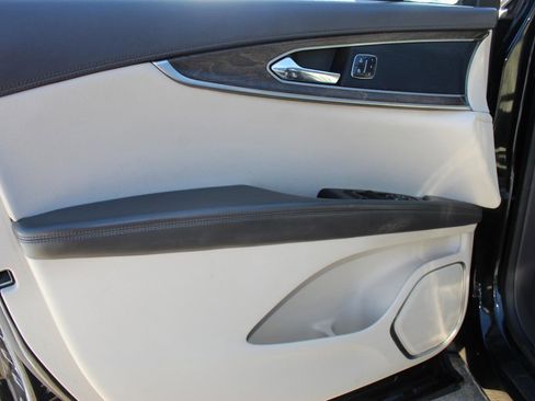 Used 2018 Lincoln MKX Reserve w/ Lincoln MKX Climate Package image 8