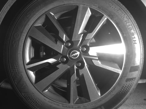 Used 2025 Nissan Versa SV FWD image 11