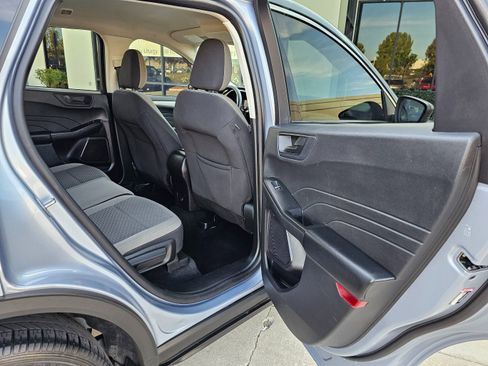 Used 2022 Ford Escape SE image 26