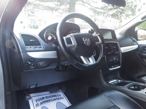 Used 2015 Dodge Grand Caravan R/T image 8