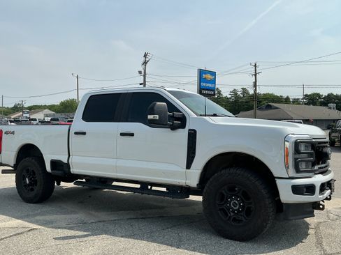 Used 2023 Ford F350 XL w/ STX Appearance Package AWD/4WD image 9