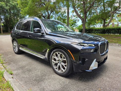 Used 2025 BMW X7 xDrive40i AWD/4WD image 1