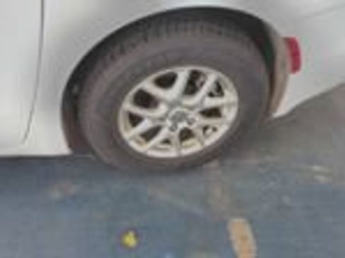 Used 2024 Chrysler Pacifica Touring-L FWD image 9