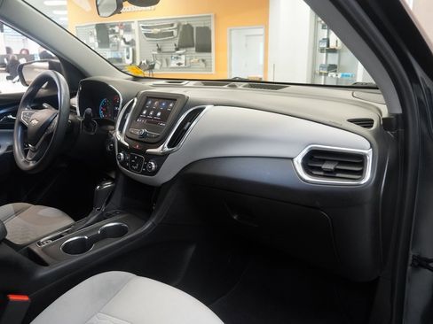 Used 2020 Chevrolet Equinox LS image 32