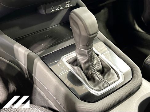 New 2025 Subaru Forester Premium image 18