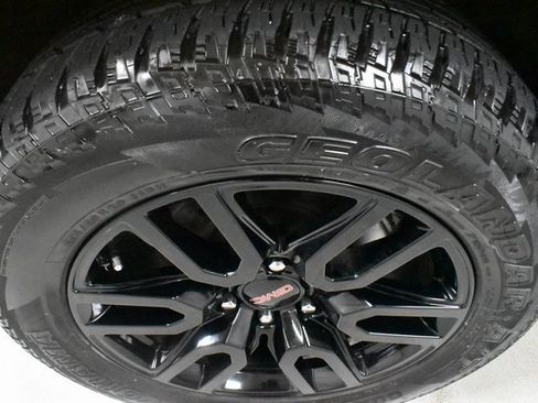 Used 2020 GMC Sierra 1500 Elevation w/ Elevation Value Package image 9