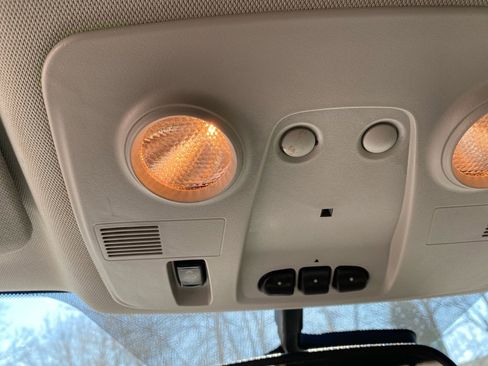 Used 2017 Chevrolet Traverse Premier image 18