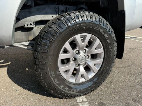 Used 2013 Toyota Tacoma 4x4 Access Cab V6 image 10