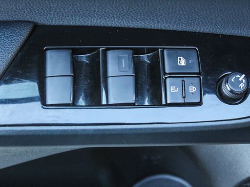 Used 2022 Toyota Prius Prime XLE image 20