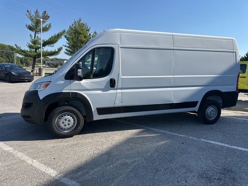 New 2026 RAM ProMaster 2500 w/ Convenience Group FWD image 17