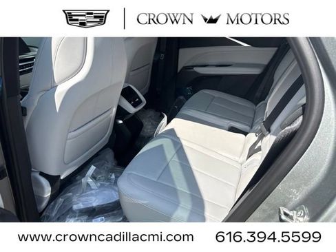 New 2026 Cadillac Lyriq Sport w/ LPO, Floor Liner Package AWD/4WD image 15
