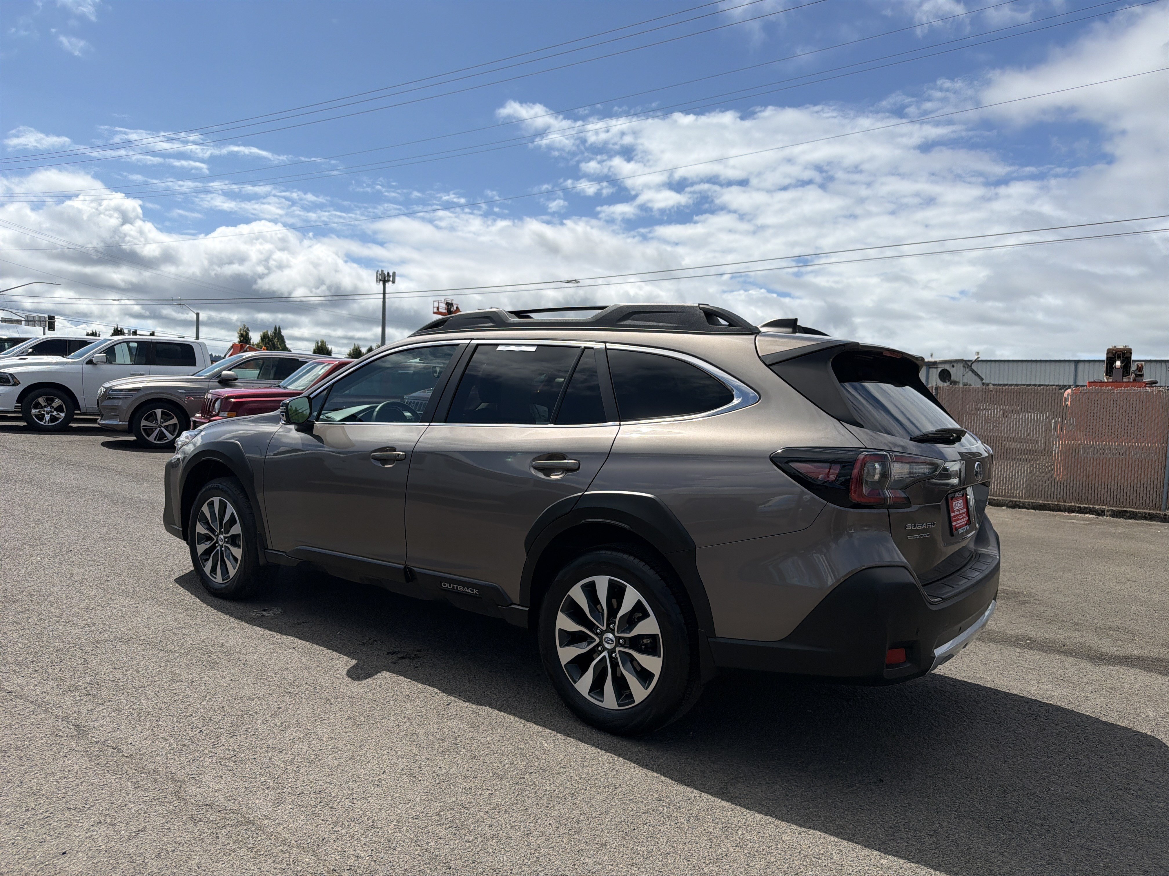 Used 2024 Subaru Outback Limited AWD/4WD image 3