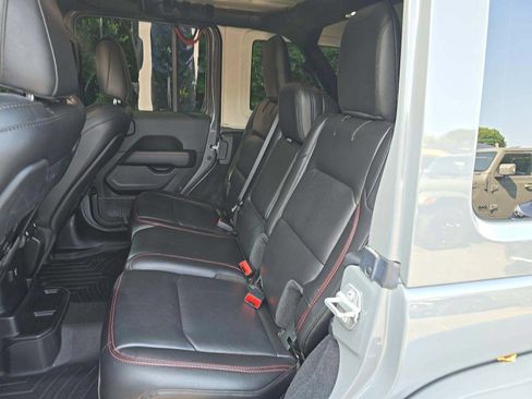 Used 2021 Jeep Wrangler Unlimited Rubicon AWD/4WD image 6
