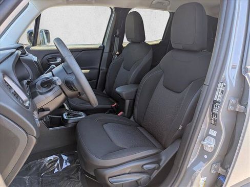 Used 2023 Jeep Renegade Latitude AWD/4WD image 16