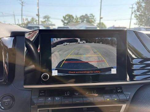 Used 2025 Toyota Camry SE w/ Convenience Package FWD image 21
