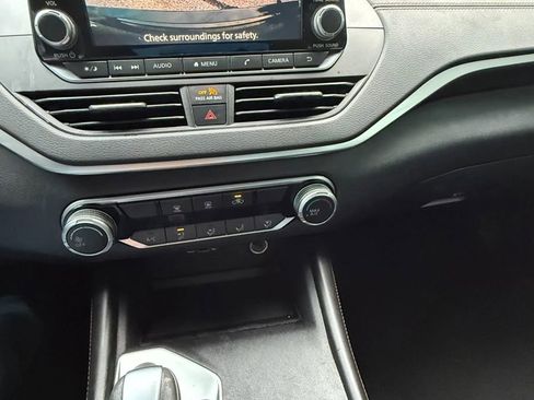 Used 2021 Nissan Altima 2.5 SR FWD image 16