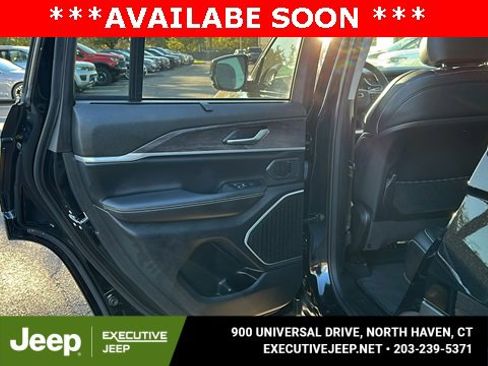 Used 2023 Jeep Grand Cherokee 4WD 4xe w/ Luxury Tech Group II image 22