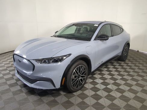 Used 2024 Ford Mustang Mach-E Premium image 9