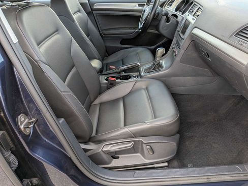 Used 2016 Volkswagen Golf Limited Edition FWD image 21