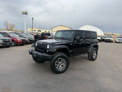 Used 2015 Jeep Wrangler Unlimited Rubicon w/ Connectivity Group image 3