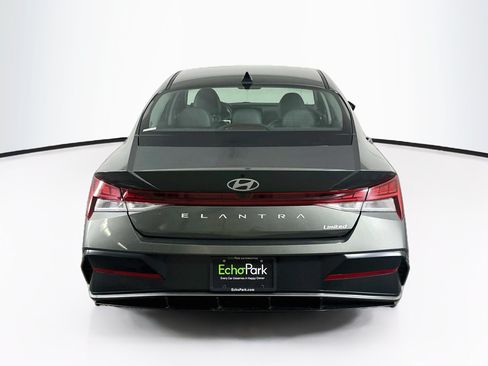 Used 2025 Hyundai Elantra Limited FWD image 7