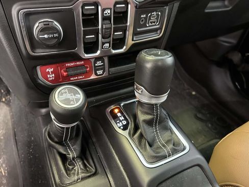 Used 2022 Jeep Gladiator Rubicon AWD/4WD image 26