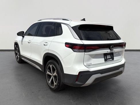 New 2026 Volkswagen Tiguan SE FWD image 4