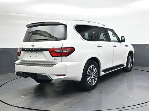 Used 2024 Nissan Armada SL w/ Captain's Chairs Package image 4