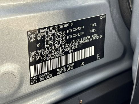 Used 2019 Toyota RAV4 Limited w/ Carpet Mat Package image 38
