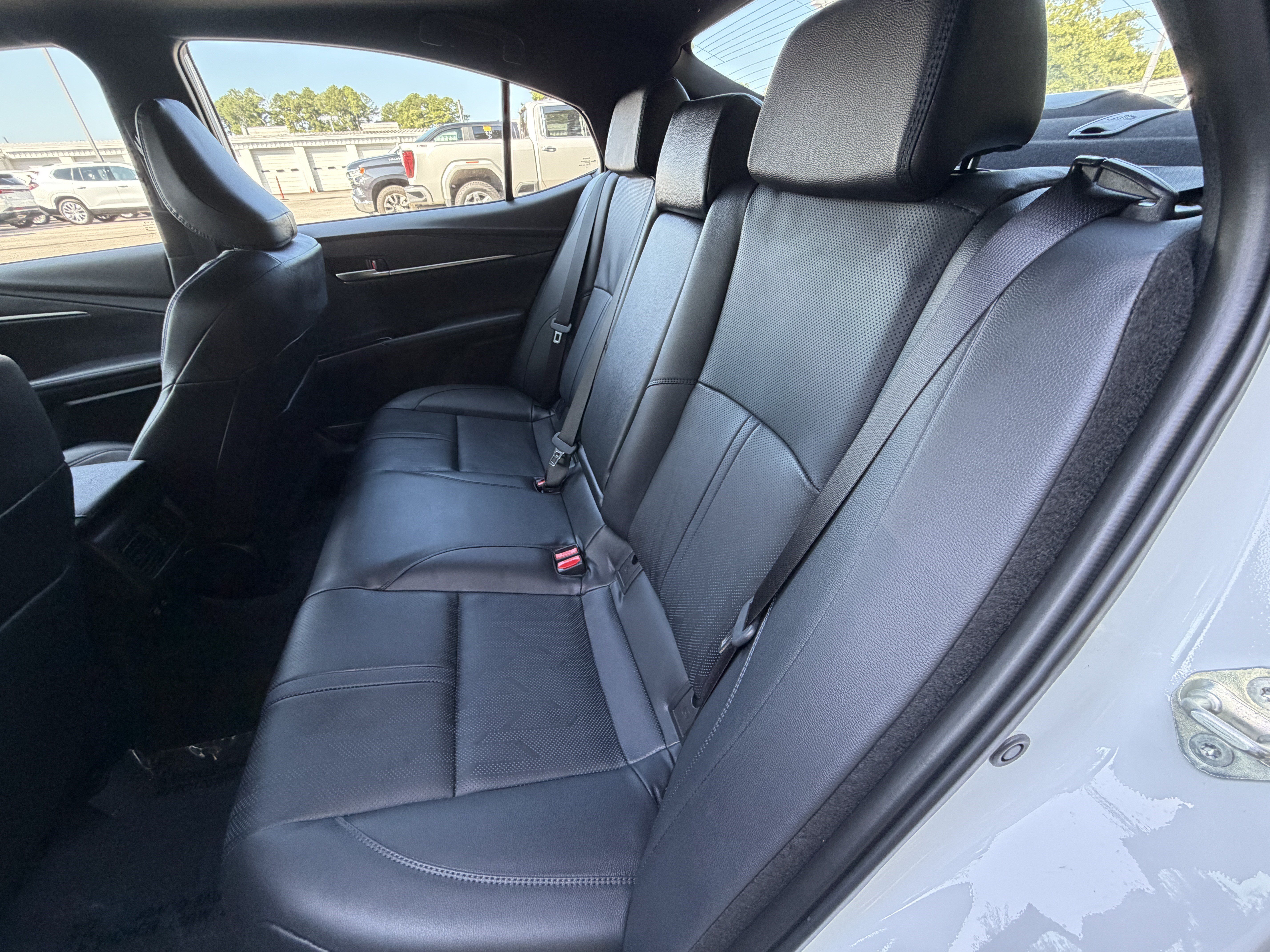 Used 2025 Toyota Camry XSE FWD image 16