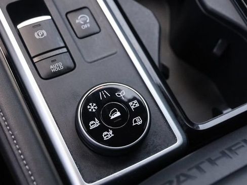 Certified 2025 Nissan Pathfinder SL AWD/4WD image 20