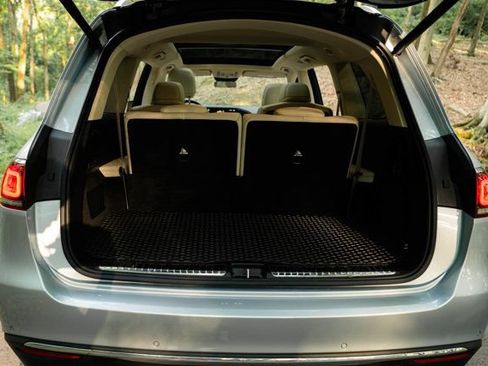 Used 2023 Mercedes-Benz GLS 450 4MATIC image 28