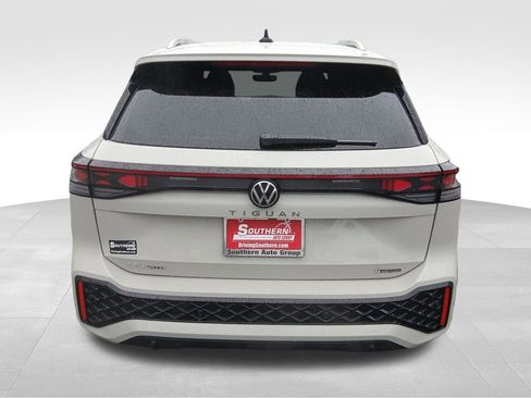 New 2026 Volkswagen Tiguan SEL R-Line image 4