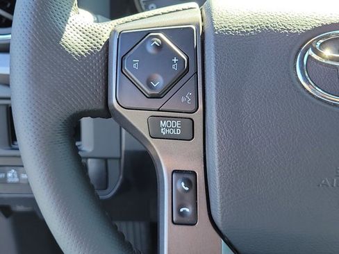 Used 2017 Toyota Tacoma TRD Sport image 23