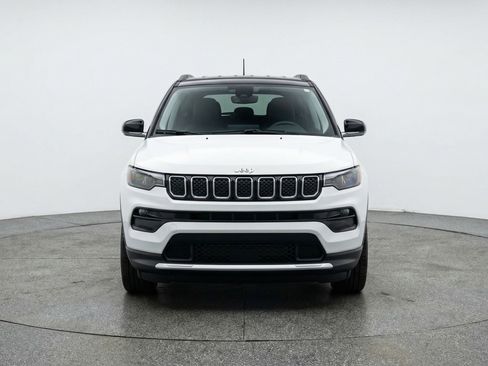 Used 2025 Jeep Compass Limited image 2