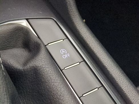 Used 2022 Volkswagen Tiguan SE FWD image 27